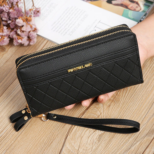 Quilted Wallet with Wrist Strap – Stylish Large Capacity Purse